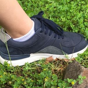 🦋 Navy blue sneakers 🦋 New without tags.